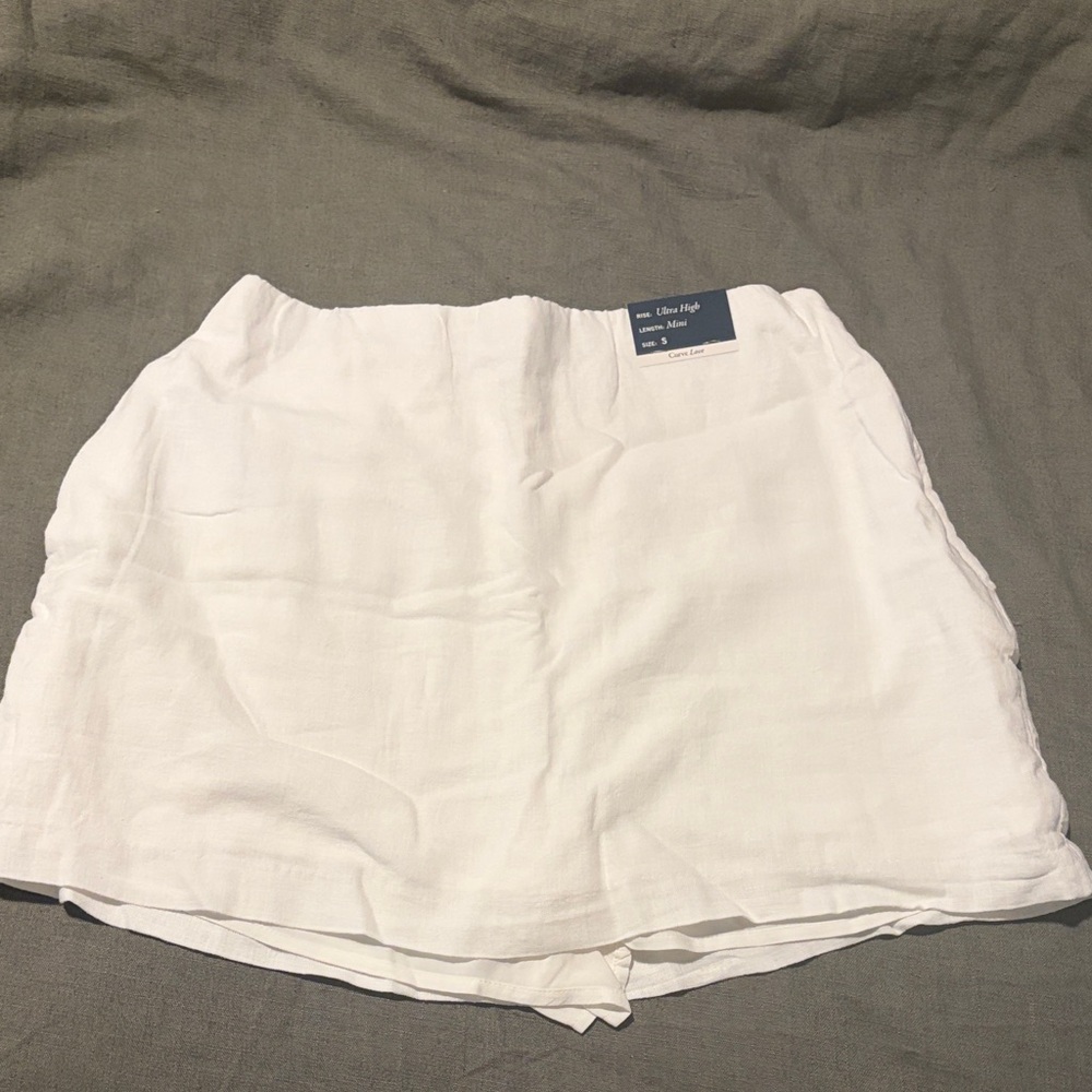 Abercrombie & Fitch White Mini Skirt